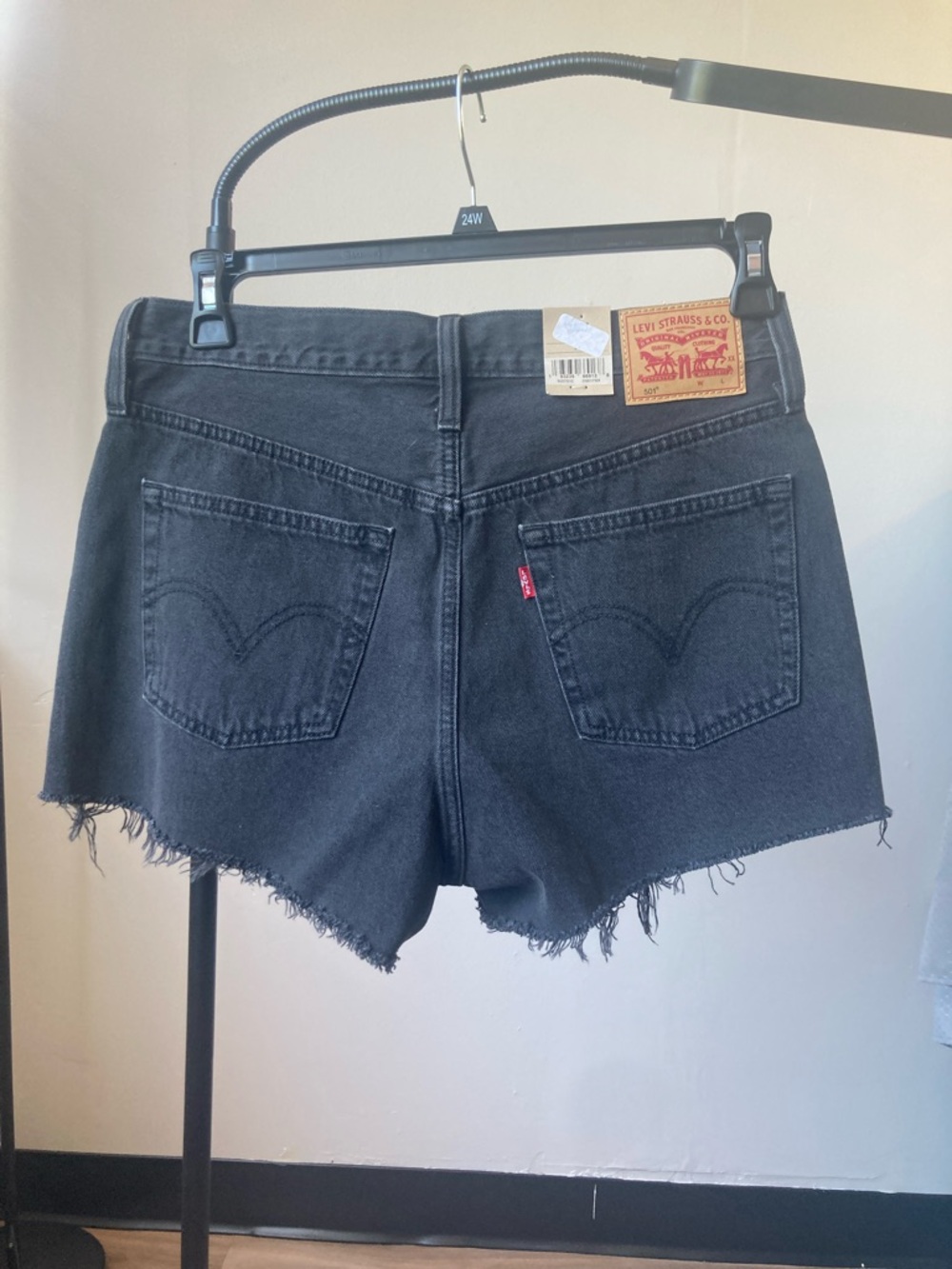 Levi’s 501 high rise jean short distressed raw hem cotton 29 - Picture 16 of 16